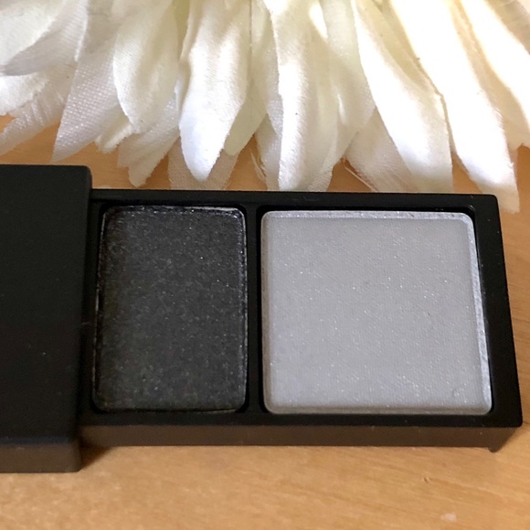 MAC Eye Shadow Suite * Smoke & Ash - Picture 2 of 4